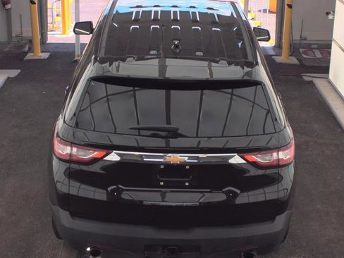 Used 2021 Chevrolet Traverse LS FWD image 4