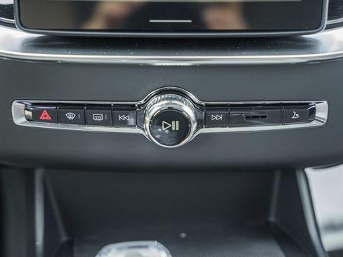 New 2026 Volvo XC90 B6 Plus w/ Protection Package Premier AWD/4WD image 24
