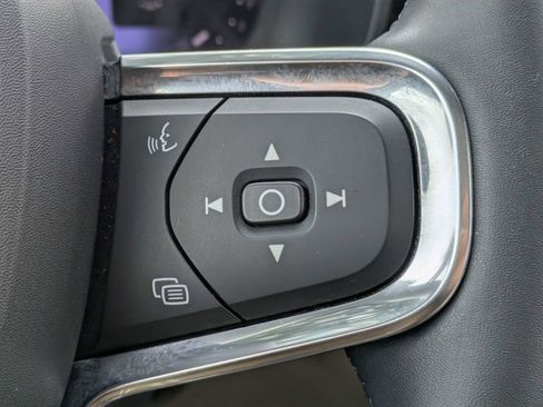 Certified 2023 Volvo XC40 B5 Plus w/ Protection Package Premier AWD/4WD image 36