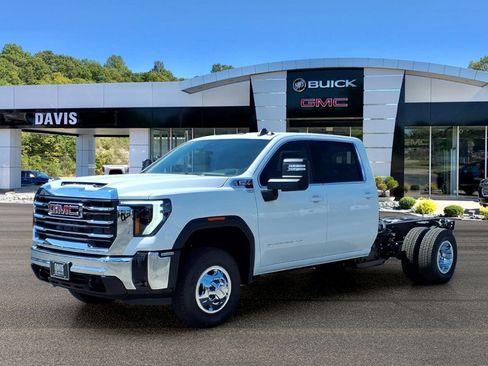 New 2026 GMC Sierra 3500 SLE w/ SLE Convenience Package AWD/4WD image 3