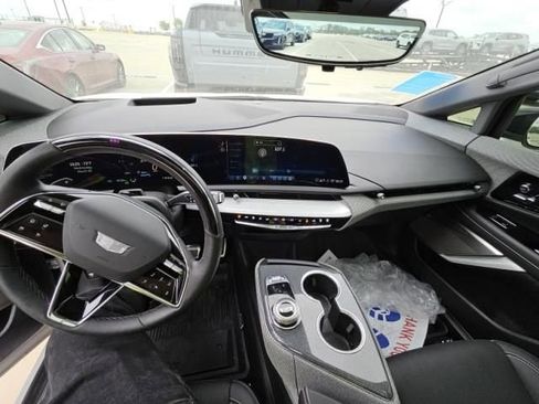 Used 2025 Cadillac Optiq Sport 2 AWD/4WD image 6