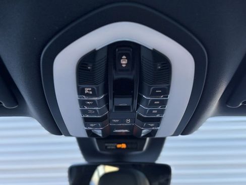 New 2026 Porsche Macan Turbo image 31