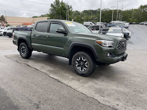 Used 2021 Toyota Tacoma TRD Off-Road w/ Technology Package AWD/4WD image 6
