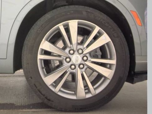 Used 2024 Cadillac XT6 Premium Luxury AWD/4WD image 41