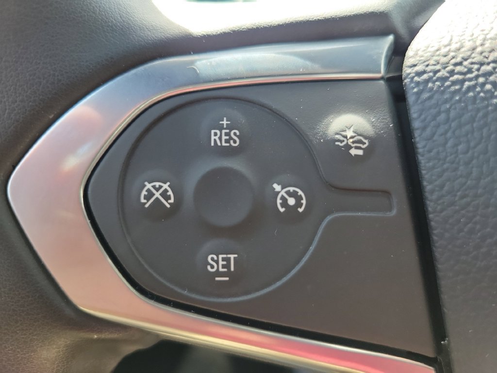 Used 2023 Chevrolet Traverse LT FWD image 32
