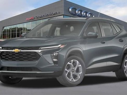 Used 2025 Chevrolet Trax LT image 1