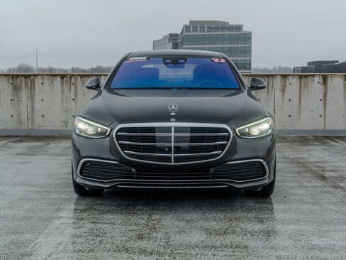 Used 2023 Mercedes-Benz S 580e 4MATIC Sedan image 2