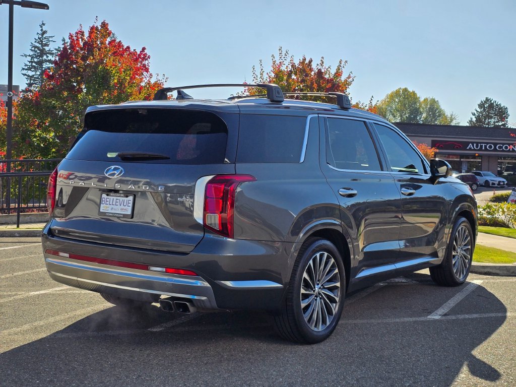 Used 2023 Hyundai Palisade Calligraphy w/ Winter Package AWD/4WD image 5