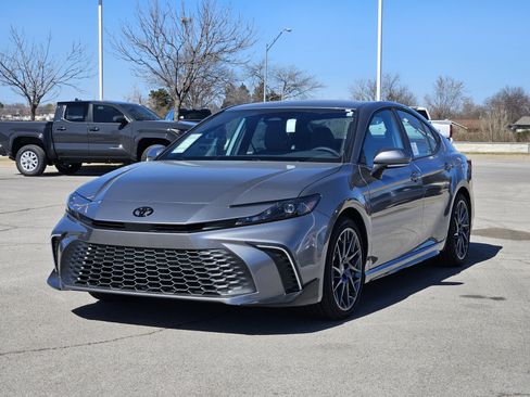 New 2026 Toyota Camry SE w/ Multimedia Upgrade Package image 2