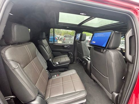 New 2025 Chevrolet Suburban High Country AWD/4WD image 20