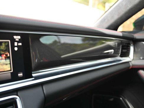 Used 2022 Porsche Panamera GTS image 19