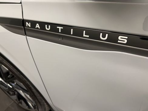 New 2026 Lincoln Nautilus Reserve w/ Jet Appearance Package image 40