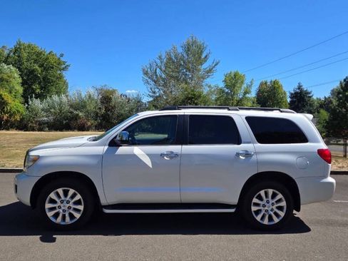 Used 2016 Toyota Sequoia Platinum AWD/4WD image 9