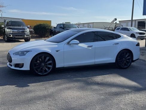 Used 2013 Tesla Model S Performance image 3