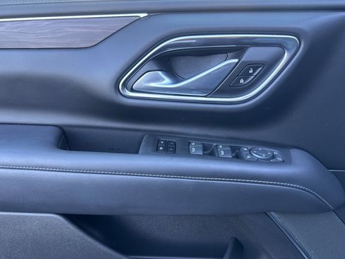 Used 2022 Chevrolet Tahoe Z71 w/ Off-Road Capability Package image 12