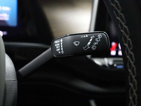 Used 2024 Volkswagen Atlas SE image 27