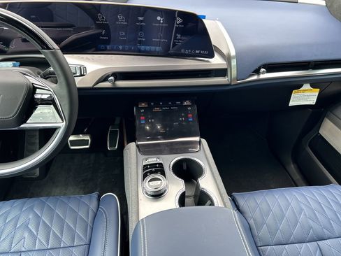 New 2026 Cadillac Vistiq Premium Luxury image 15