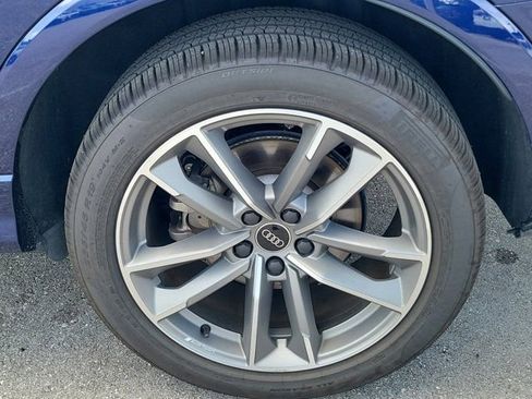 Certified 2025 Audi Q3 2.0T Premium w/ Convenience Package AWD/4WD image 10