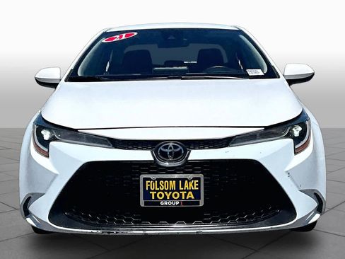 Used 2021 Toyota Corolla LE FWD image 3