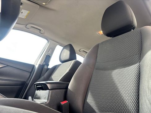 Used 2021 Nissan Rogue Sport S image 9