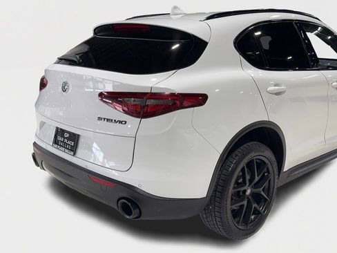 Used 2020 Alfa Romeo Stelvio w/ Nero Edizione image 12