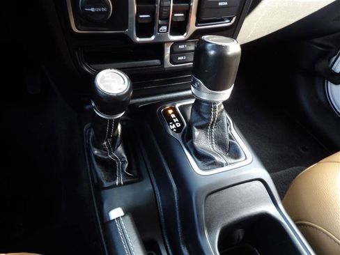 Used 2021 Jeep Gladiator Overland w/ Popular Equipment Package image 17