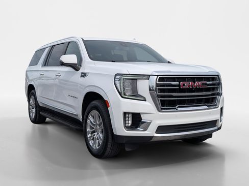 Used 2021 GMC Yukon XL SLT w/ SLT Premium Package AWD/4WD image 2