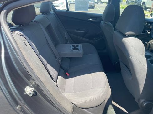 Used 2018 Chevrolet Cruze LT w/ LT Fleet Convenience Package FWD image 31