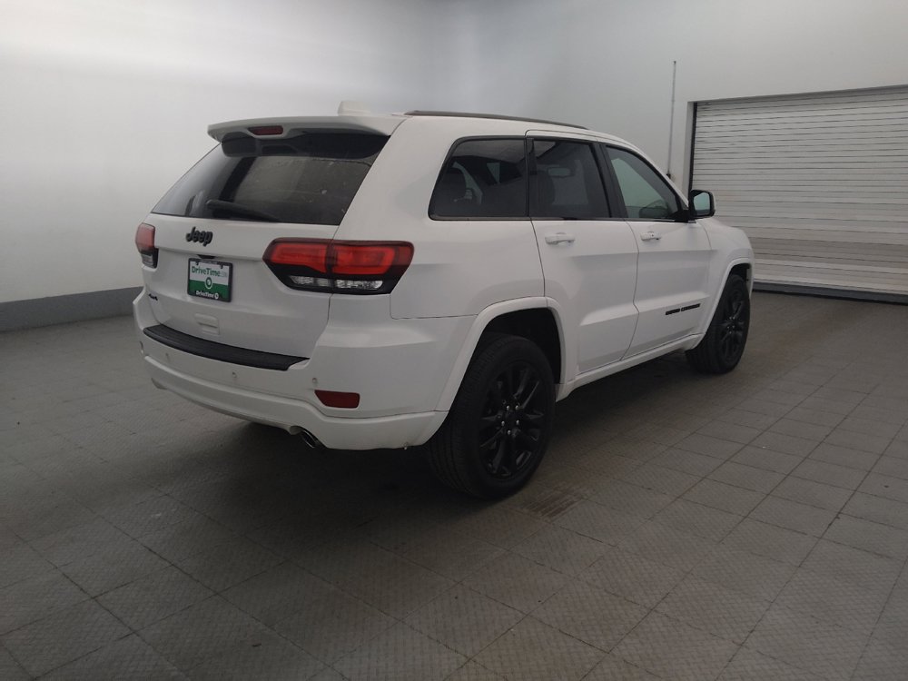 Used 2018 Jeep Grand Cherokee Altitude AWD/4WD image 9