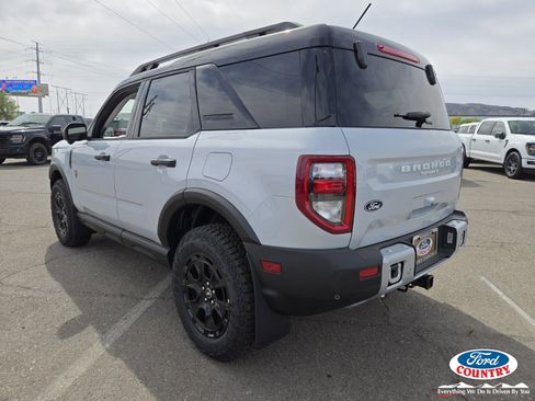 New 2026 Ford Bronco Sport Badlands w/ Sasquatch Badlands Package AWD/4WD image 3