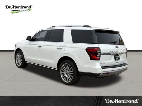 Used 2022 Ford Expedition Limited image 7