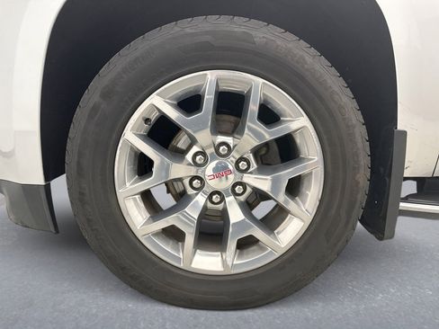 Used 2018 GMC Yukon SLE w/ SLE Value Package image 25