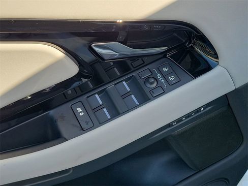 New 2026 Land Rover Range Rover Evoque S image 24
