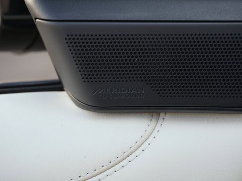 New 2025 Land Rover Range Rover SE image 11