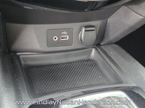 Used 2018 Nissan Rogue SV image 28