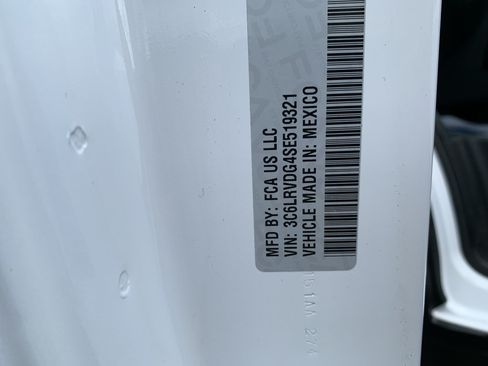 Used 2025 RAM ProMaster 2500 w/ Convenience Group FWD image 12