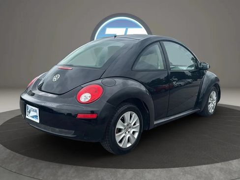Used 2008 Volkswagen Beetle S FWD image 4