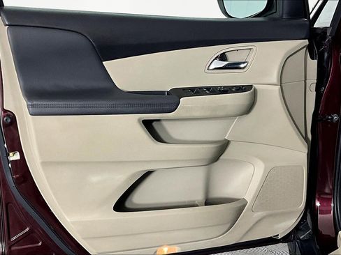 Used 2015 Honda Odyssey EX image 20
