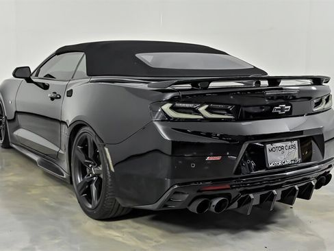 Used 2017 Chevrolet Camaro SS RWD image 14