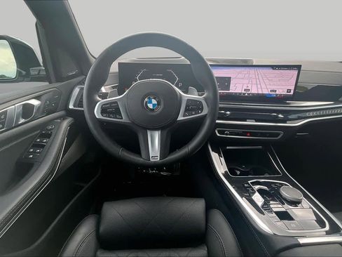 Certified 2025 BMW X5 sDrive40i w/ M Sport Package RWD image 5