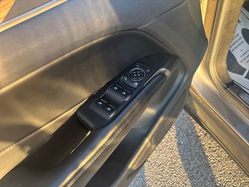 Used 2016 Lincoln MKC Select image 15