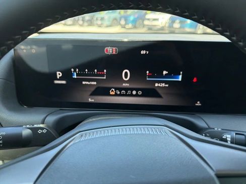 Used 2025 Nissan Sentra SV w/ All-Weather Package FWD image 17