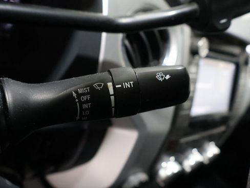 Used 2018 Toyota Tundra SR5 image 33