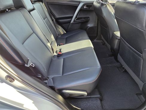 Used 2016 Toyota RAV4 SE w/ Advanced Technology Package image 20