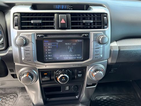 Used 2016 Toyota 4Runner SR5 AWD/4WD image 16