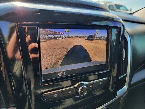 Used 2021 Chevrolet Traverse LS image 5