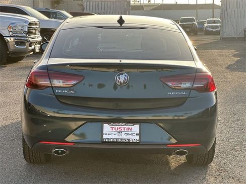 Used 2018 Buick Regal Preferred image 5