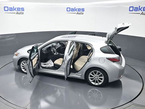 Used 2013 Lexus CT 200h w/ Premium Pkg w/Navigation FWD image 59