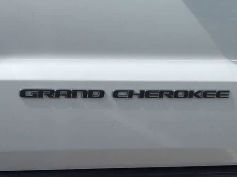 Used 2020 Jeep Grand Cherokee Limited w/ Luxury Group II image 13
