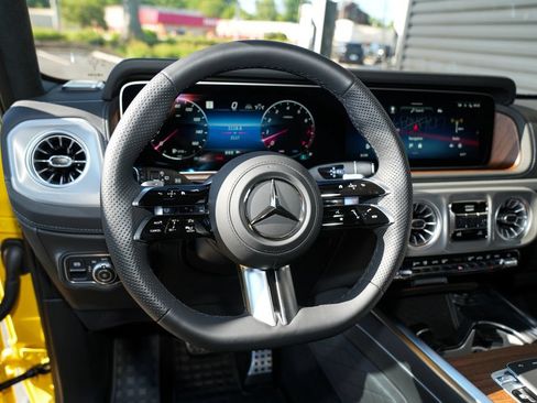 Used 2026 Mercedes-Benz G 550 image 18